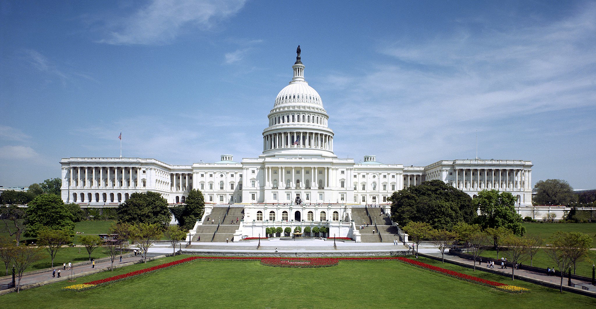 Landscape view of US Capitol building