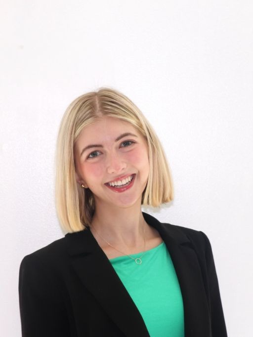 Caroline Gilmore headshot