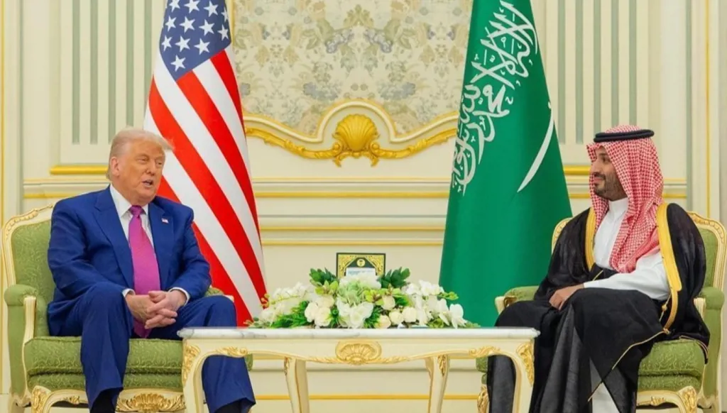 Saudi Crown Prince Mohammed bin Salman receiving US President Donald Trump in Riyadh