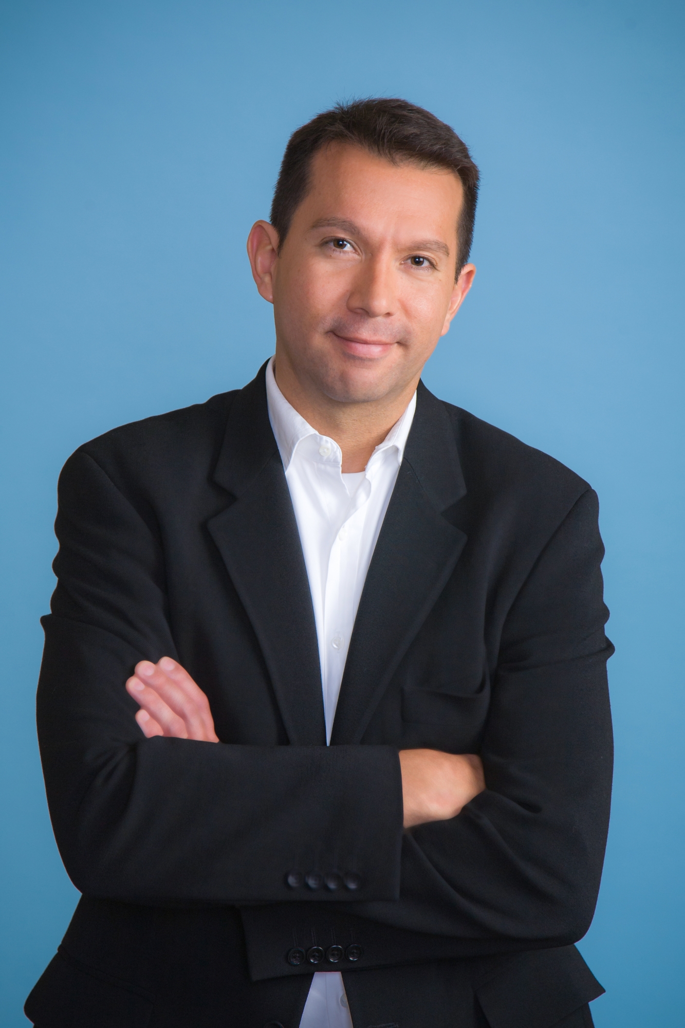 Headshot of Arturo Sotomayor
