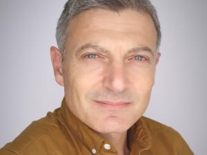 Arie Dubnov headshot