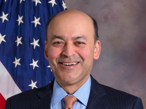 Dr. S. Amer Latif headshot
