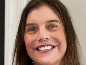 Angela Zimmerman headshot