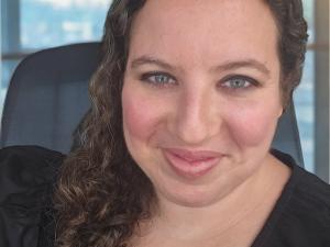 Leslie Archambeault headshot