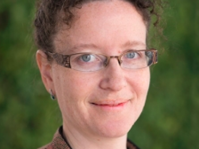 Headshot of Zoe Szajnfarber