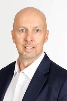 headshot of Steven Balla