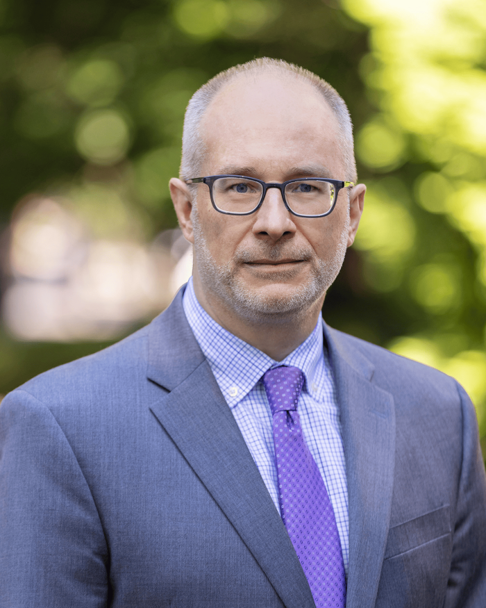 Alexander Downes headshot