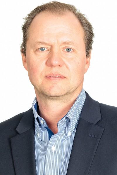 Headshot of Alexander Lennon