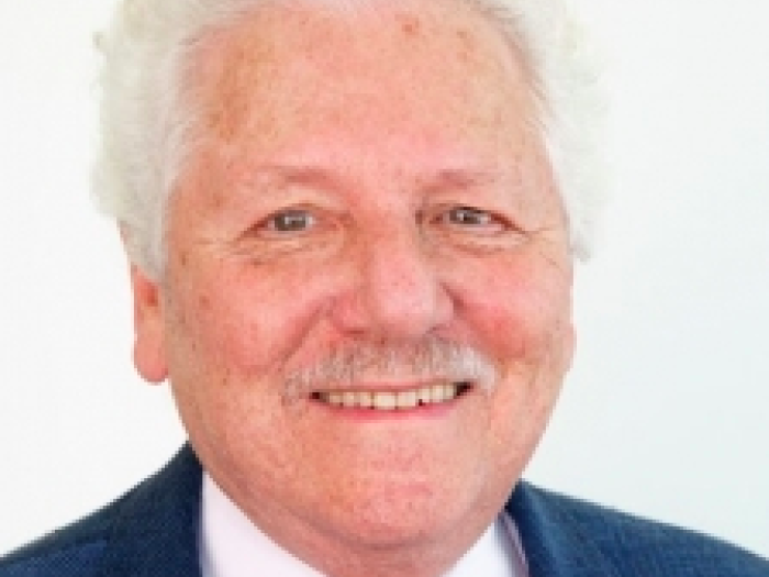 Headshot of Danny Leipziger