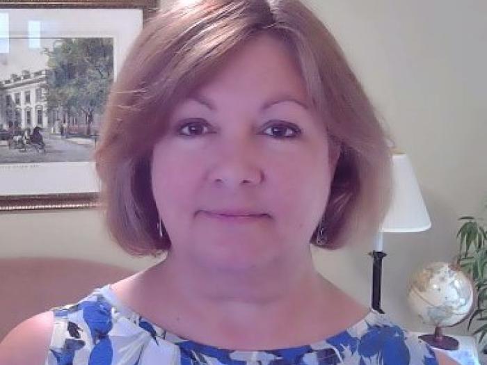 Headshot of Dana Dolan