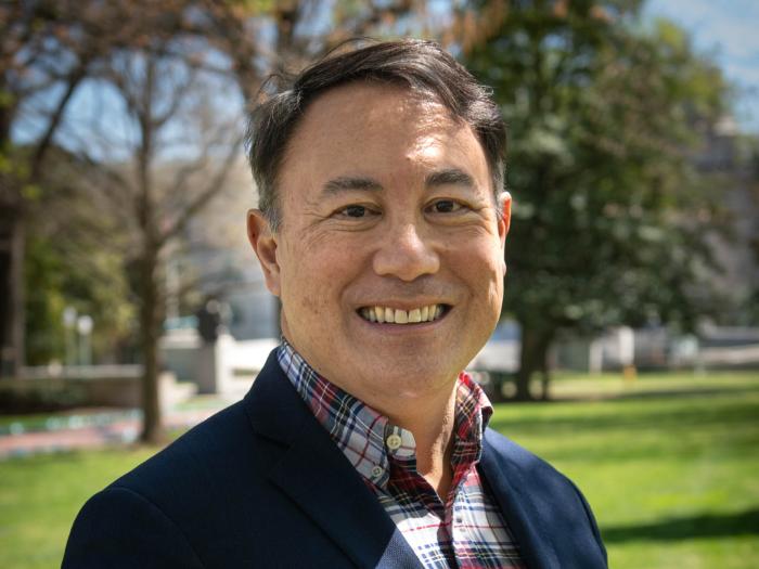 Gary Espinas Headshot