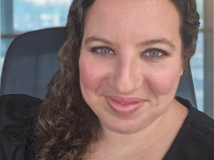 Leslie Archambeault headshot