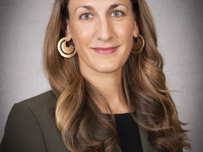 Rachel Metz headshot