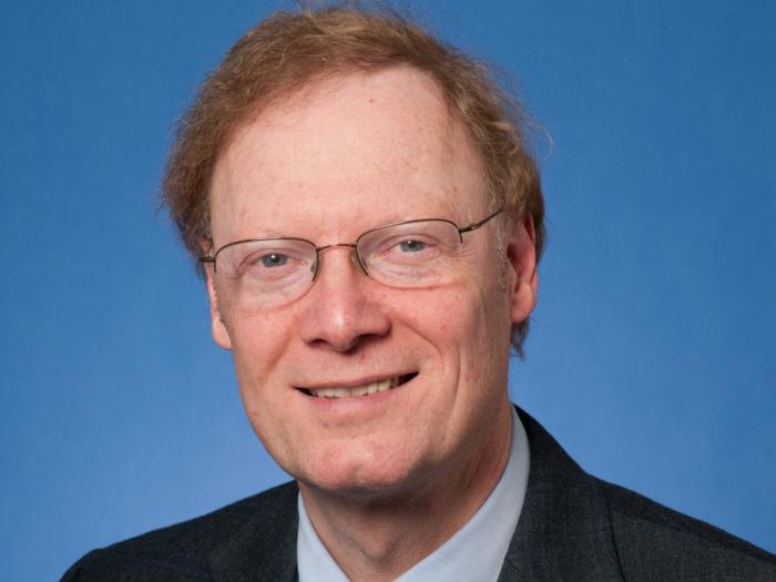 Headshot of Stephen Smith