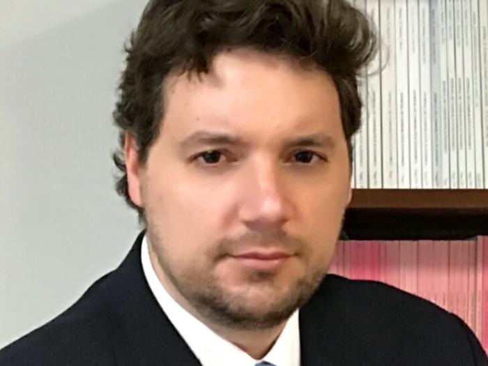 Headshot of Rafael Lopez-Monti